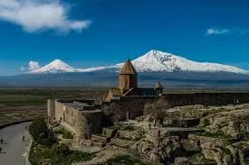 اهمیت فرهنگی صومعه خور ویراپ