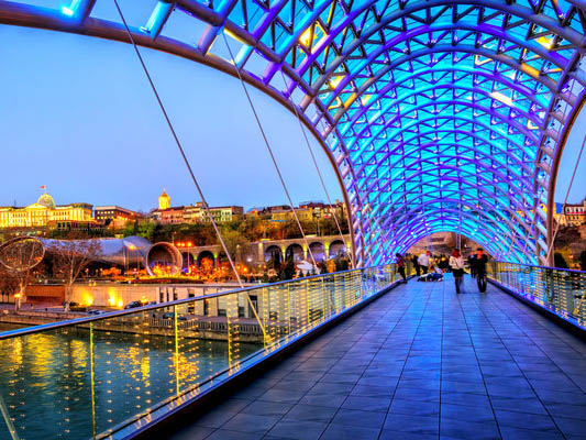 چطور یک تور تفلیس خوب و مطمئن پیدا کنیم؟